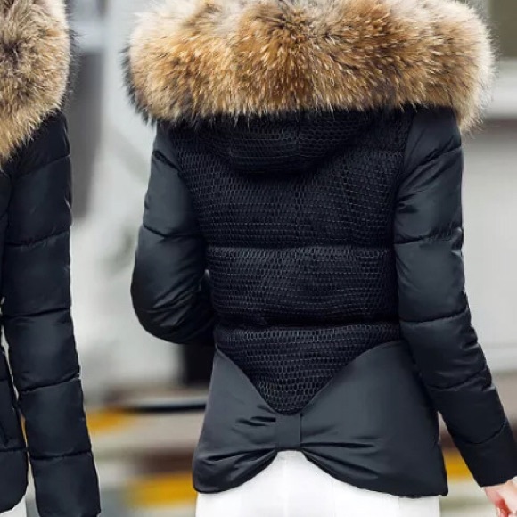 Black puffy jacket with faux fur trim 🥶 - Picture 4 of 8